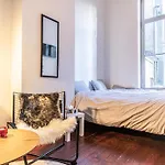 Central Gent Stay 2 Private Bedrooms 4 Guests