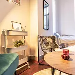 Central Gent Stay 2 Private Bedrooms 4 Guests