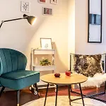 Central Gent Stay 2 Private Bedrooms 4 Guests