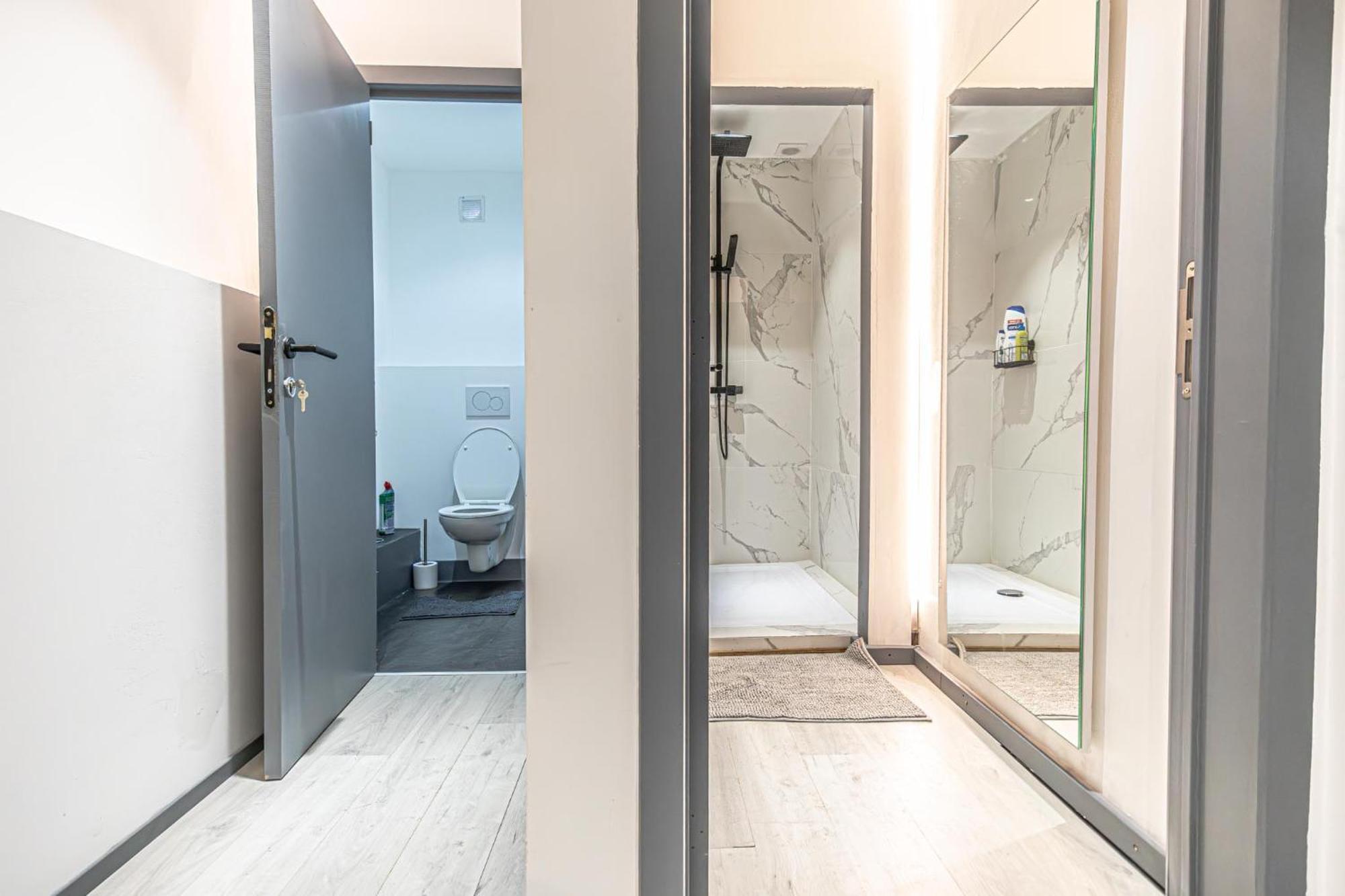 2 Private Bedrooms 4 Guests Apartment *